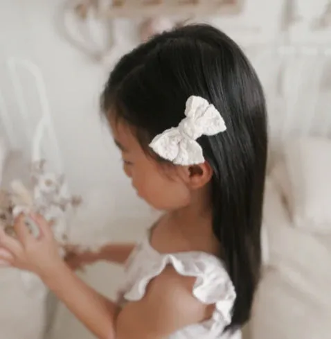 Classic Bow Clip - Azalea